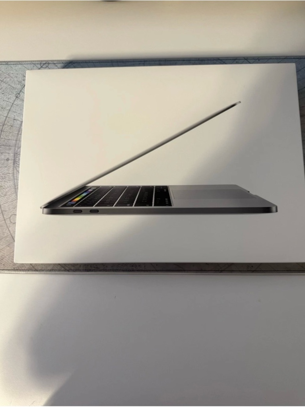 2017-18 13in MacBook Pro Touch Bar 8GB
RAM 512 GB SSD Space Gray Excellent
Cond